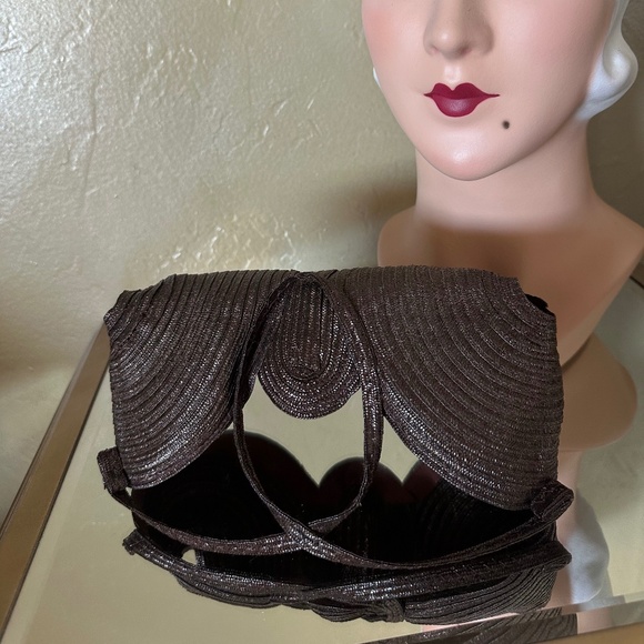 UNUSUAL 1930s' BROWN HAT WITH POINTY SIDES AND CRISSCROSS BANDS AT BACK - Picture 10 of 11